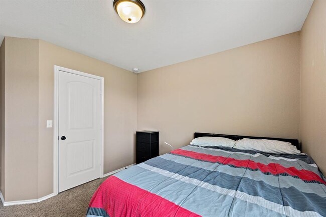 Building Photo - 1501 Arial Dr