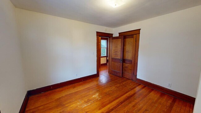 Building Photo - 163 E Maynard Ave