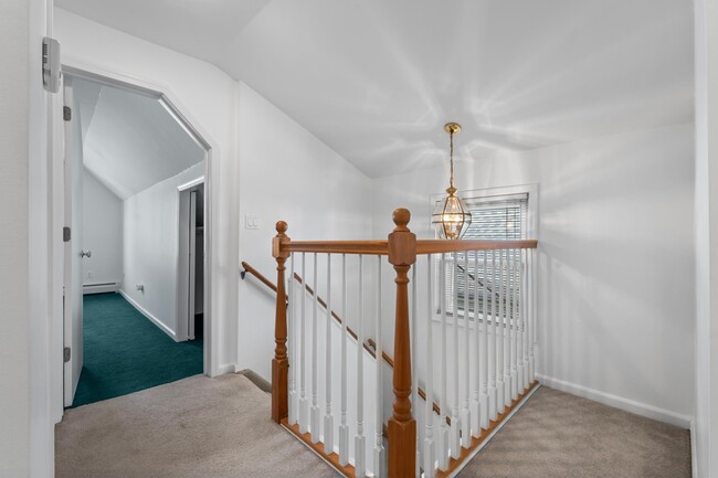 Building Photo - 31 E 40th St