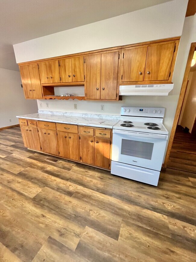 Building Photo - Large 3 Bed/2 Bath East Side Rental Home!