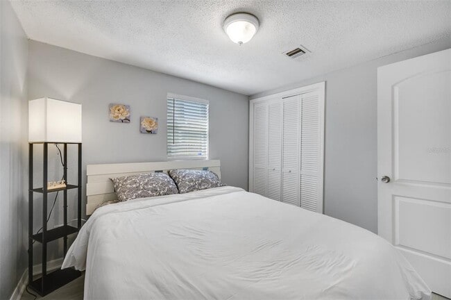 Building Photo - 1601 Palm Way