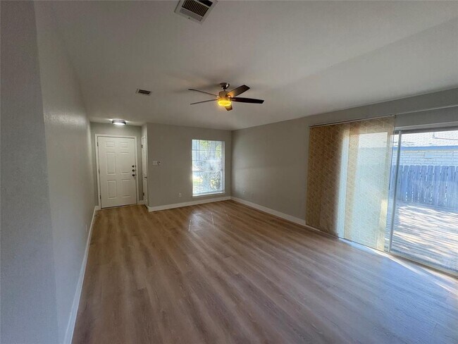 Building Photo - 1207 Shaun Dr