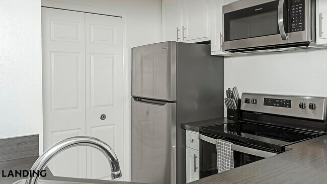 Building Photo - 10263 Whispering Forest Dr