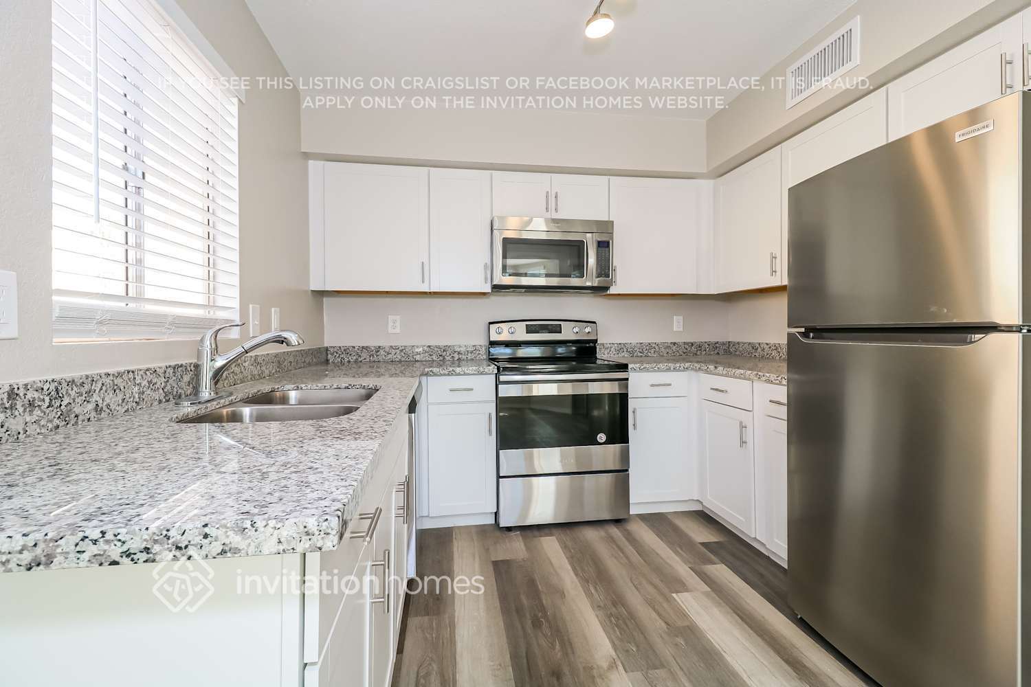 Building Photo - 8937 W Malapai Dr