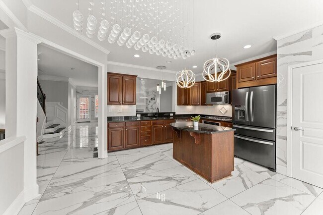 Building Photo - 2876 Overlook Way NE