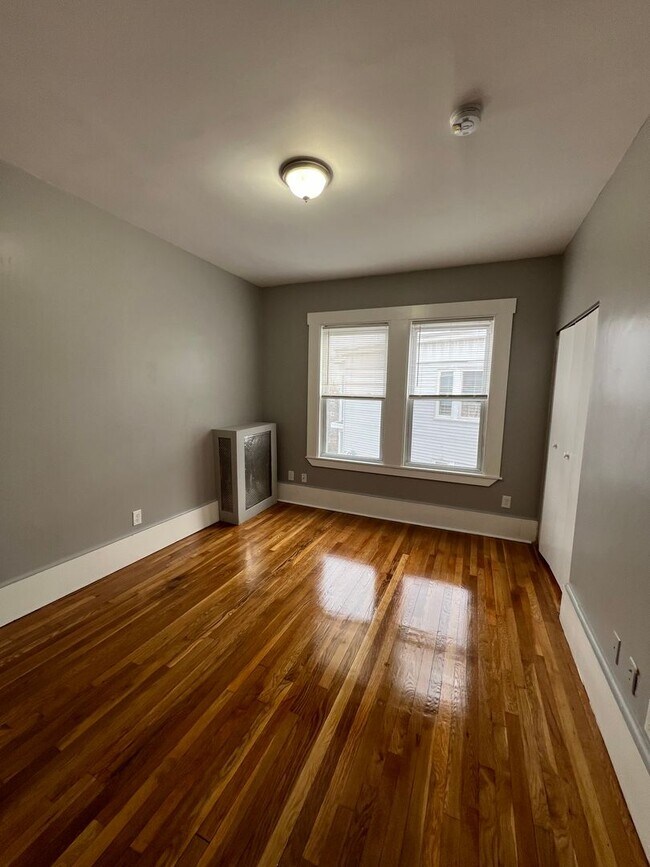 Building Photo - 30 Courtland Rd