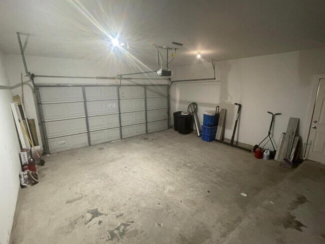 Building Photo - 7123 Windwater Pkwy N