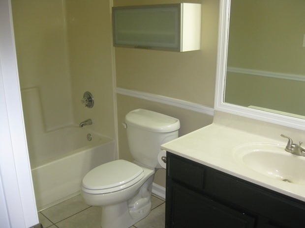 Building Photo - 3 BR Ranch.  Privacy Fenced Backyard.   20260604