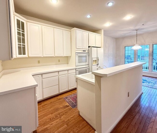 Building Photo - 552 Winding Rose Dr