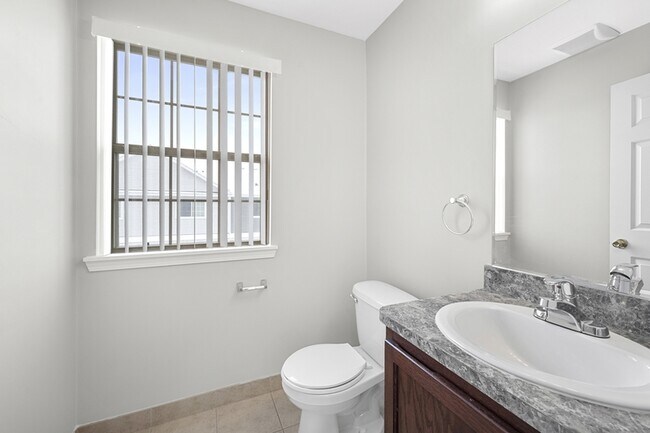 Building Photo - Towne Center Flats - 14154 Lakeside Blvd.