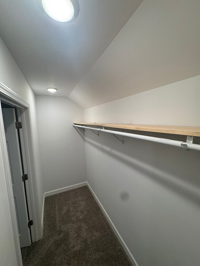Building Photo - Hicks Duplex