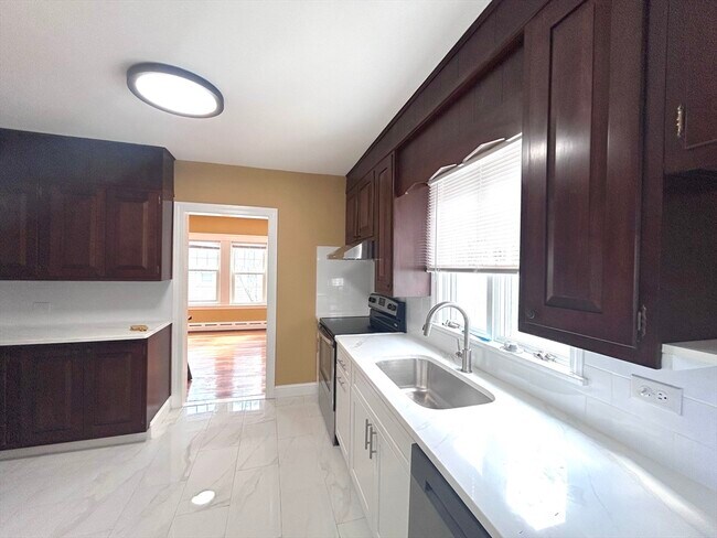 Building Photo - 11 Earle St