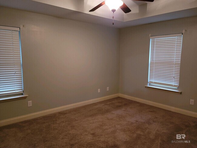 Building Photo - 9530 Fox Hunter Ct E