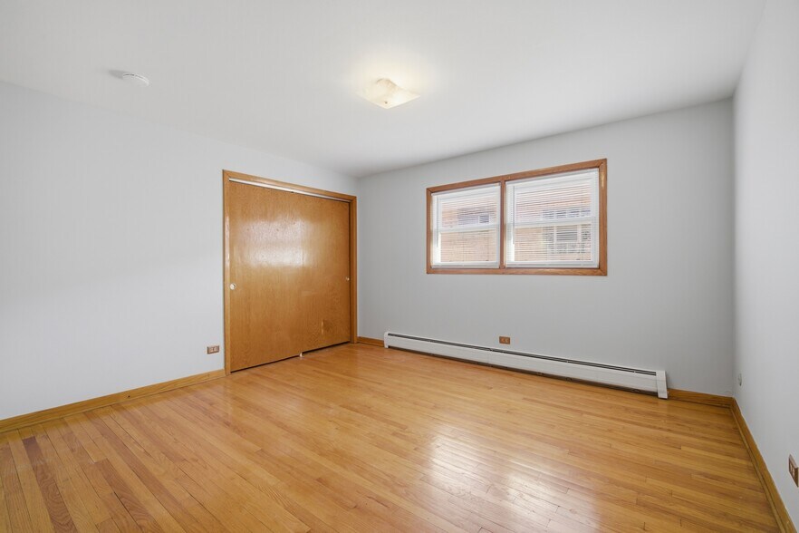 Building Photo - 8645 W Summerdale Ave