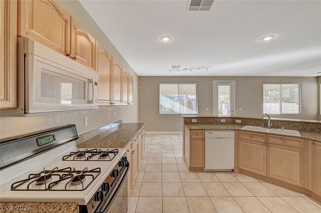 Building Photo - 121 Standing Stone St