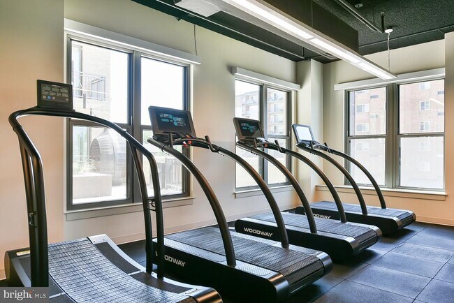 Building Photo - 901 H St NE