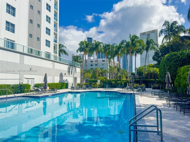 Building Photo - 17050 N Bay Rd