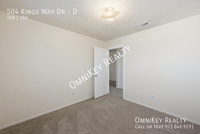 Building Photo - 504 Kings Way Dr