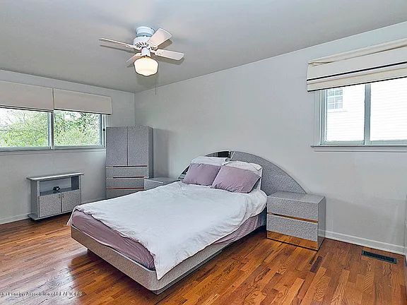 Building Photo - "Charming 3-Bed, 3-Bath Gem with Spacious 1774 Sq. Ft. in East Lansing"