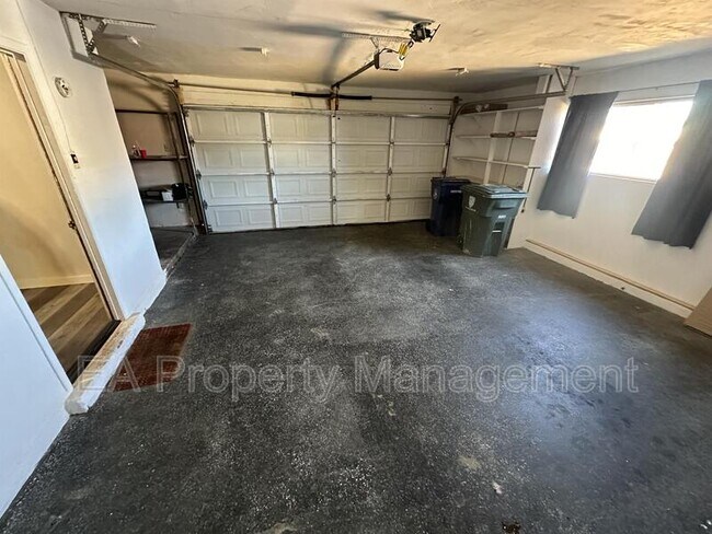 Building Photo - 3232 Louraine Cir
