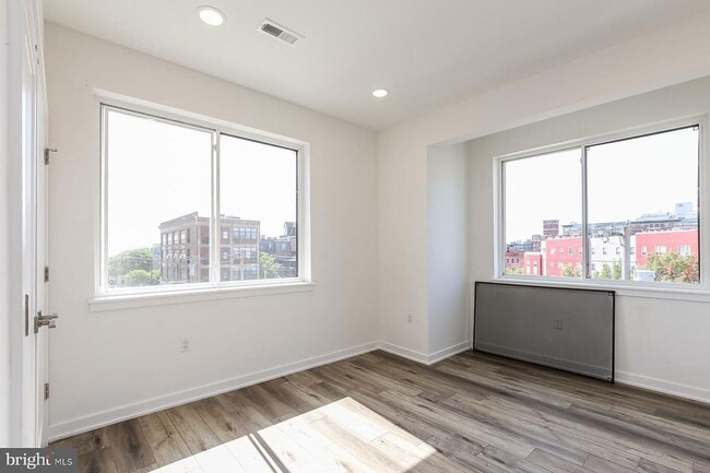Building Photo - 1431 Brown St