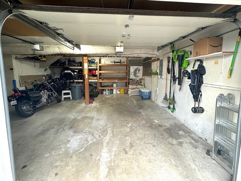 One car garage - 6617 E Grandview Ave