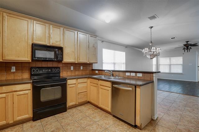 Building Photo - 6925 Red Bluff Dr