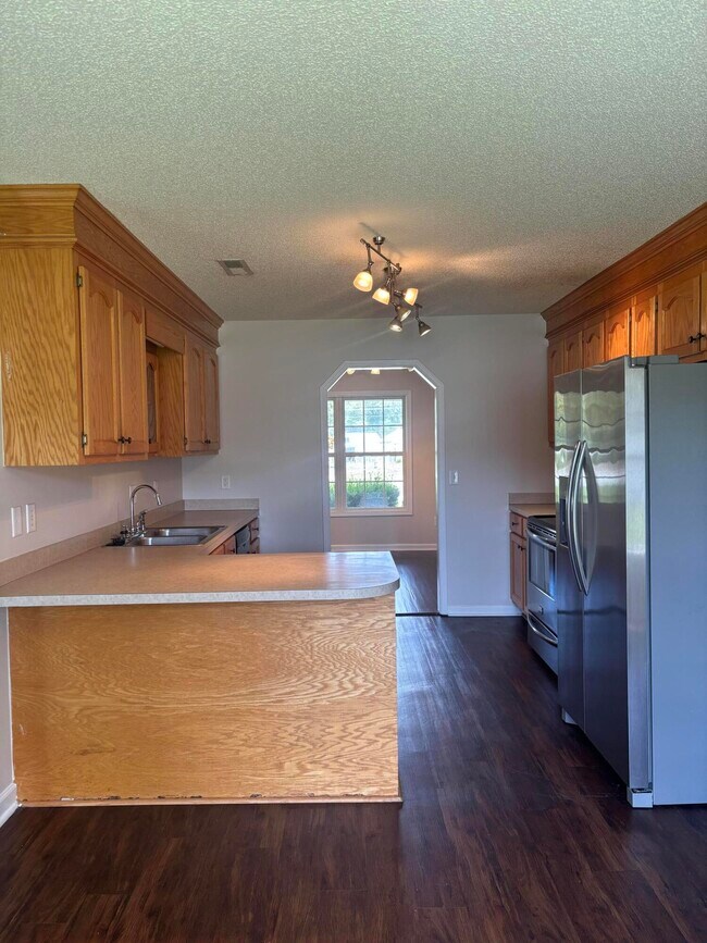 Building Photo - 20 Walden Cir