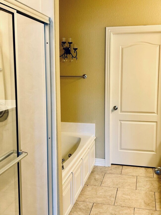 Building Photo - 4083 N Zion Valley Dr
