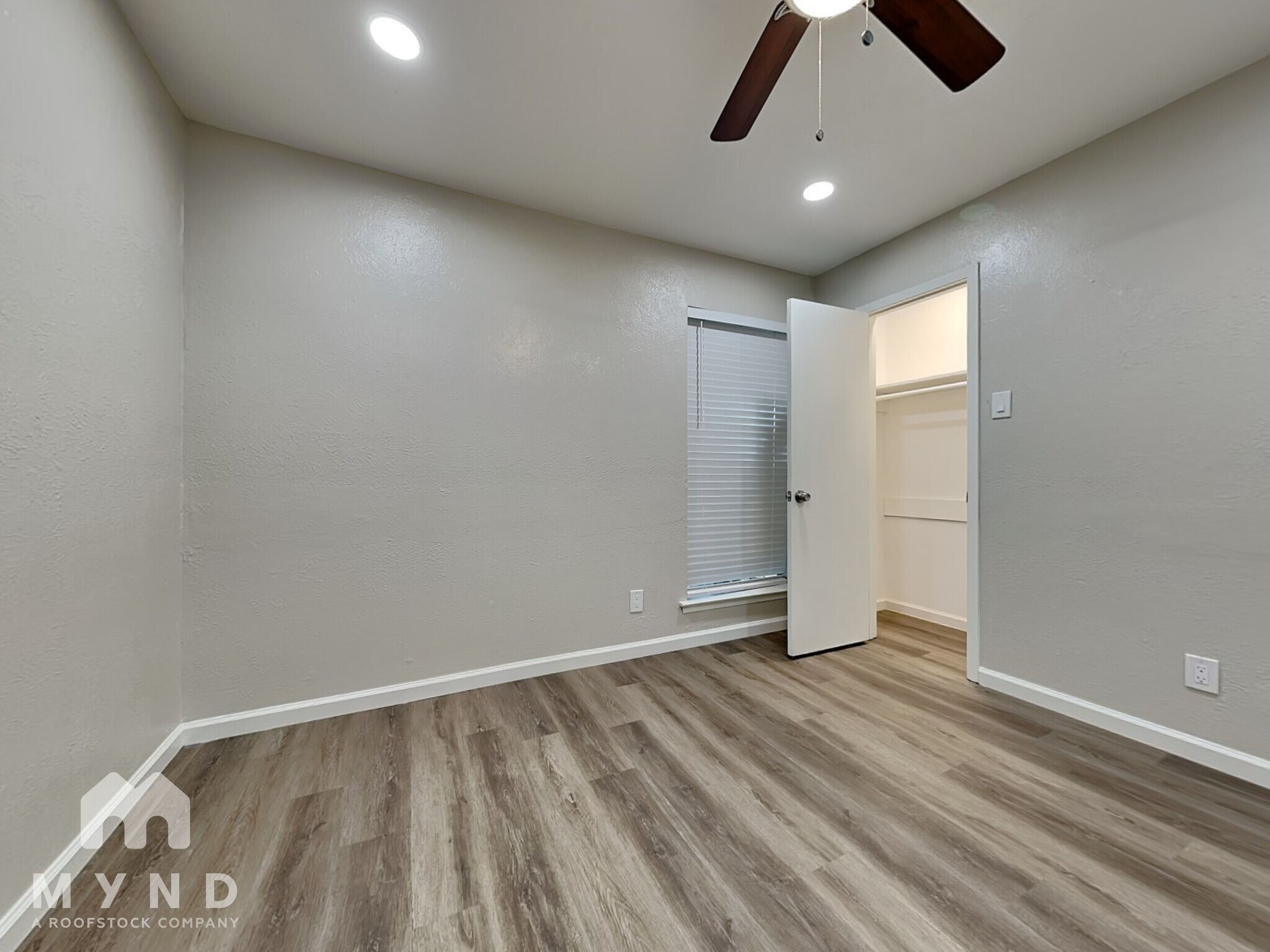 Building Photo - 901 Stonybrook Dr
