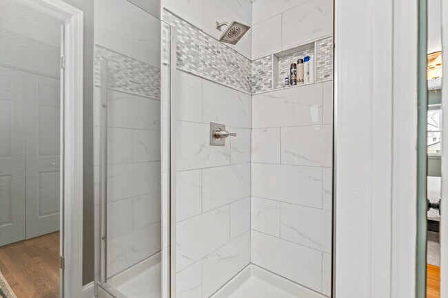 Building Photo - 1213 Selwyn Ln