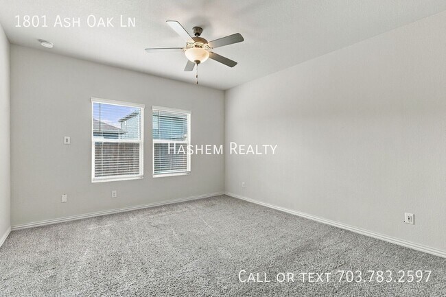 Building Photo - 1801 Ash Oak Ln