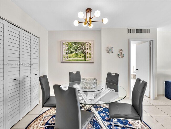 Building Photo - 3140 S Ocean Dr