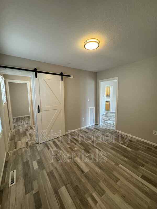 Building Photo - 517 Broadwater Ave