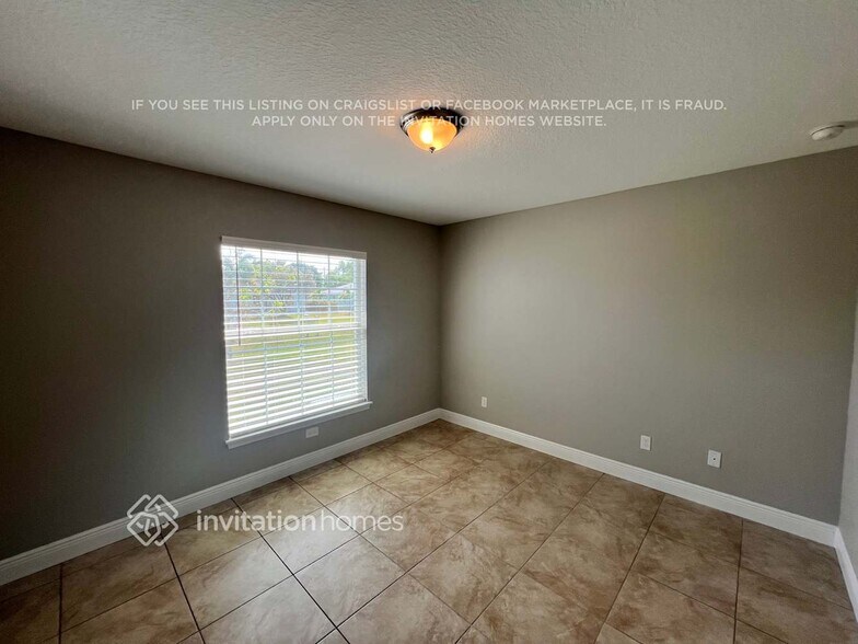 Building Photo - 2214 SE Mandrake Cir