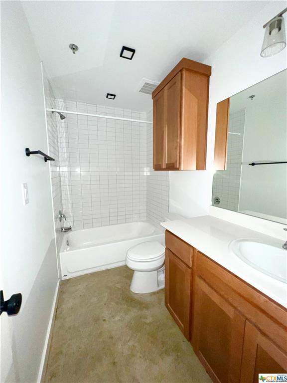 Building Photo - 301 N LBJ Dr