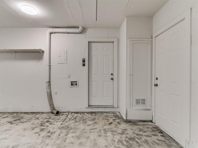 Building Photo - 202 Thompson Dr