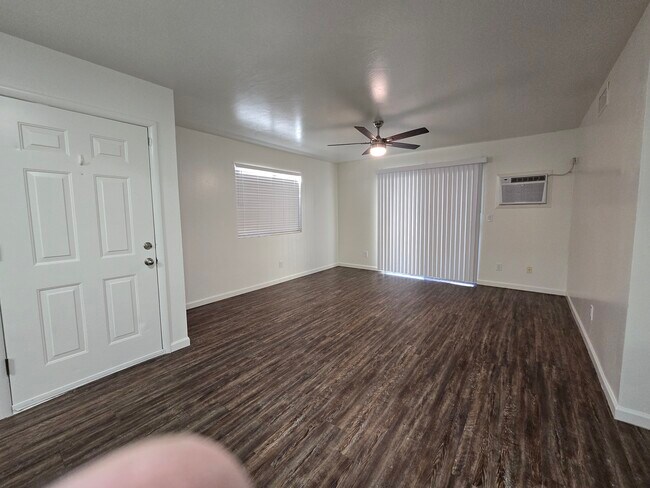 Building Photo - M&J Properties 161