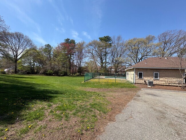 Building Photo - Beautifully maintained 2 bedroom Condo on Andover/Lawrence border