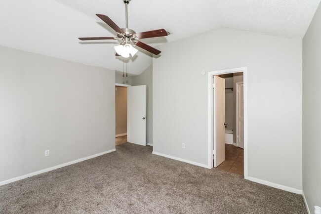 Building Photo - 6426 New World Dr