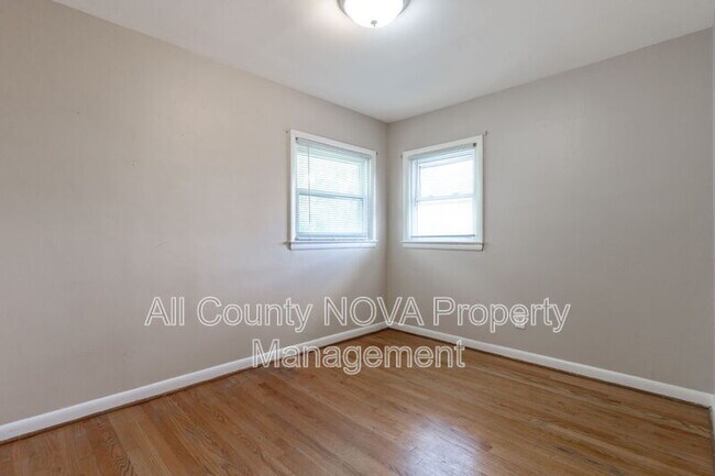Building Photo - 4141 21st Rd N