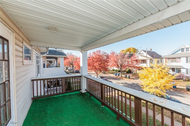 Building Photo - 2035 Chesterland Ave