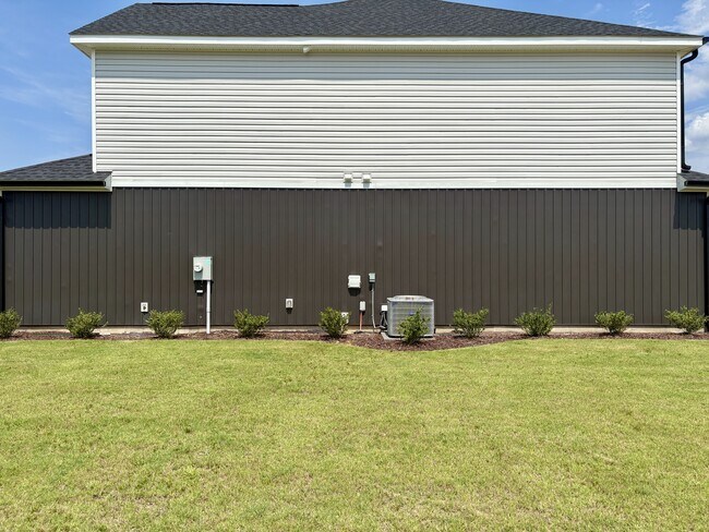 Building Photo - 120 Willa Mae Ln