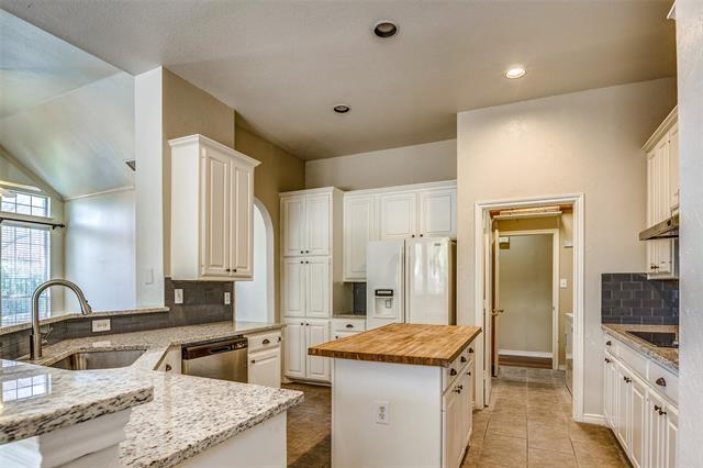 Building Photo - 318 Hampton Ct