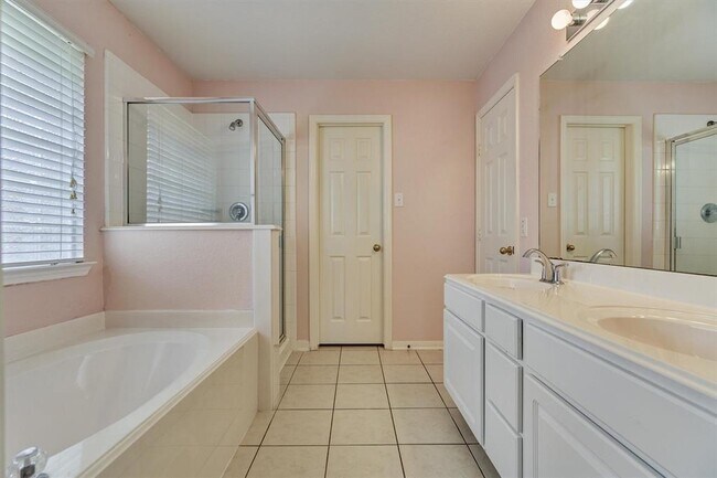 Building Photo - 2610 Braley Park Ln