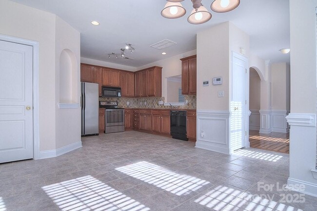 Building Photo - 5111 Alysheba Dr
