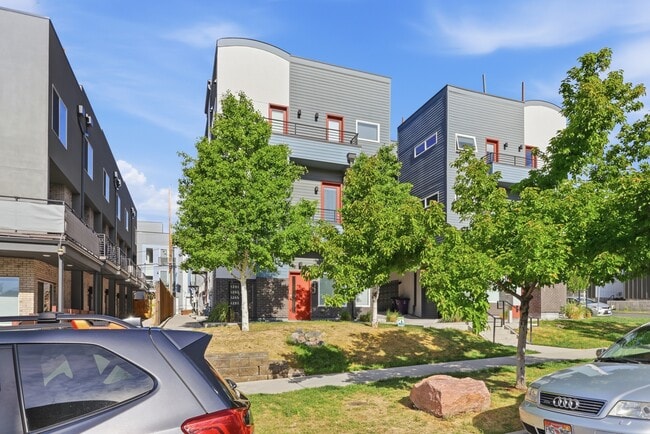 Building Photo - 1295 Osceola St