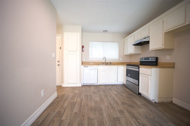 Building Photo - 18018 Santolina Ln