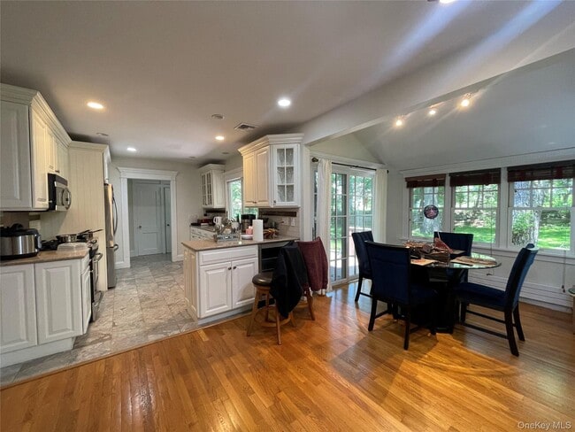 Building Photo - 38 Gedney Park Dr