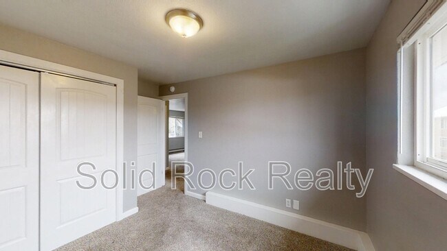 Building Photo - 333 Bonnie Ct